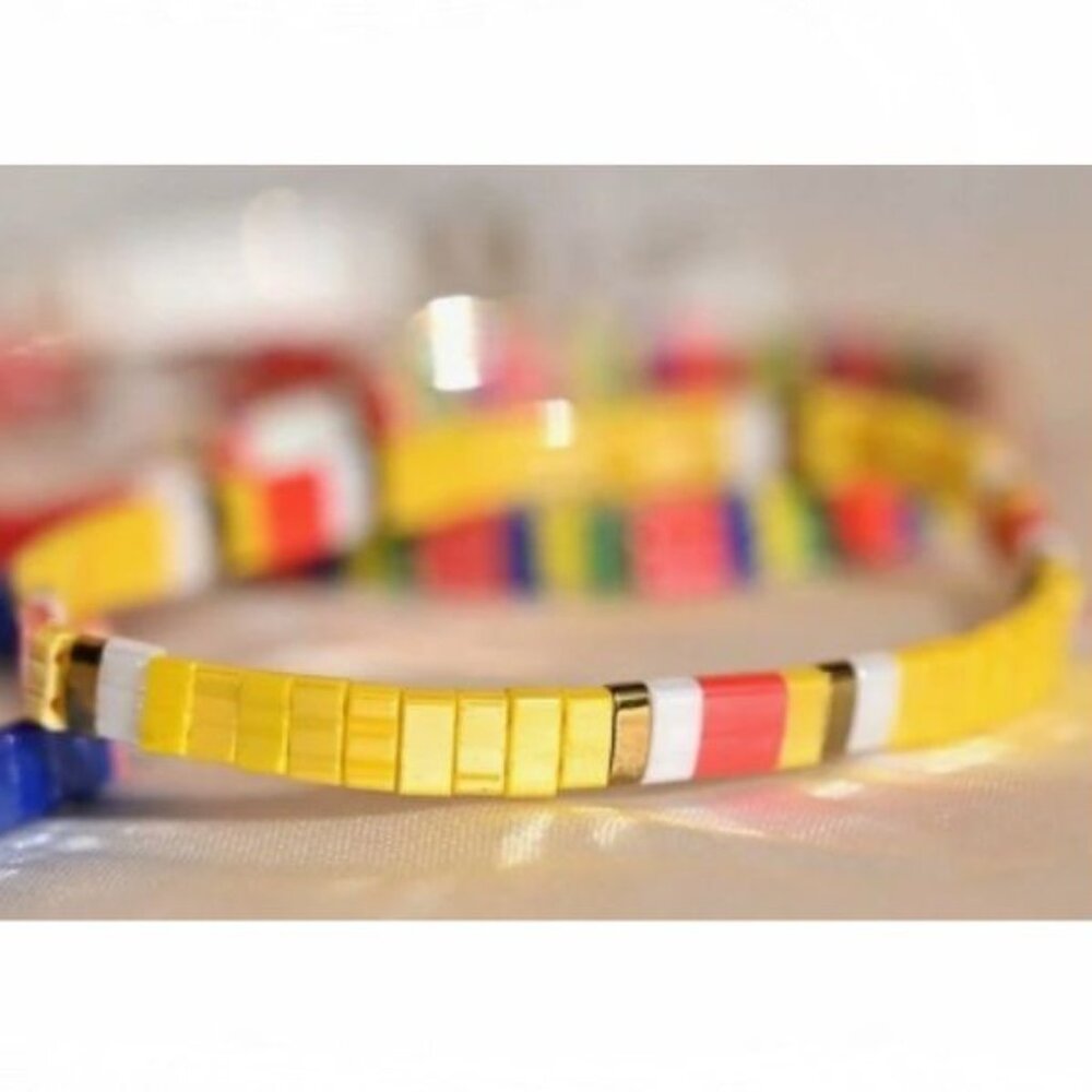 Colorful Beaded Chicklet Bracelet Tila beads / Bracelet perles de Tila élastique